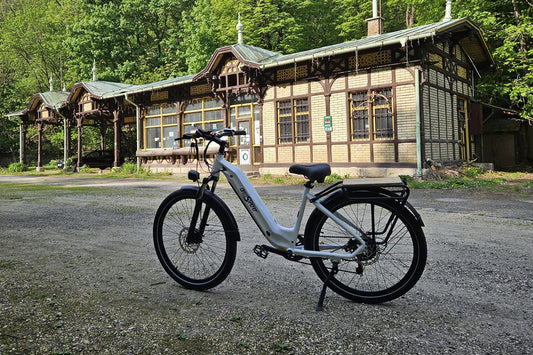 wireless Wonders: Connectivity Features Redefining E-Biking in 2024